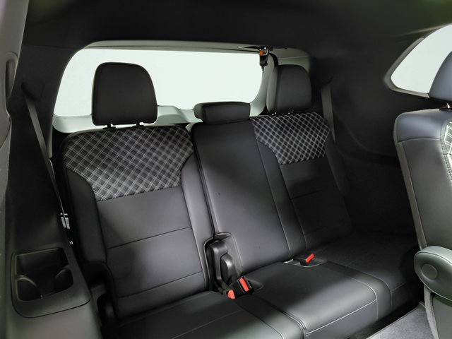 Used 2025 GMC Acadia Denali w/ LPO, Floor Liner Package AWD/4WD image 5