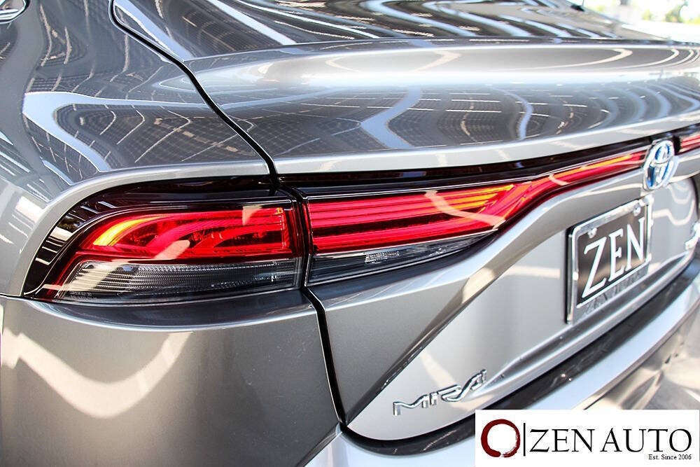 Used 2022 Toyota Mirai w/ Advanced Technology Package RWD image 42