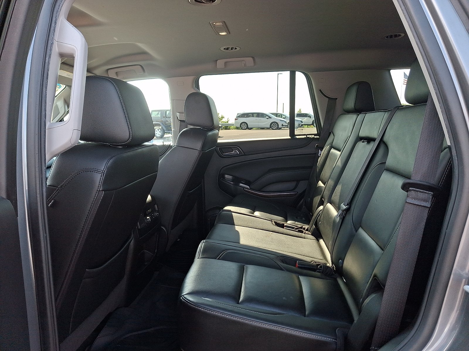Used 2020 Chevrolet Tahoe LT w/ Luxury Package AWD/4WD image 11