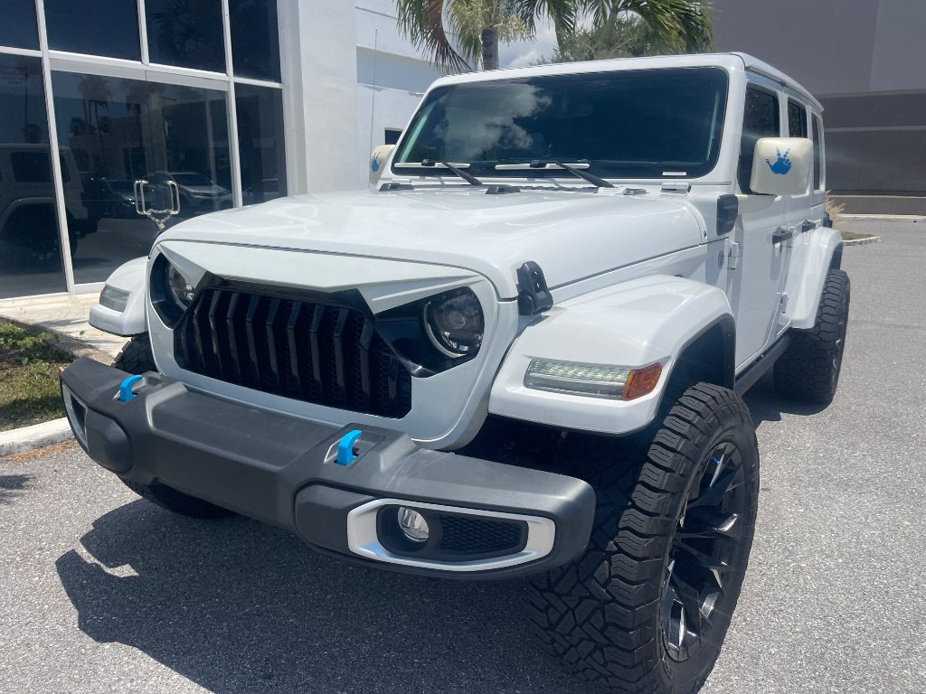 Used 2023 Jeep Wrangler Unlimited Sahara AWD/4WD image 33