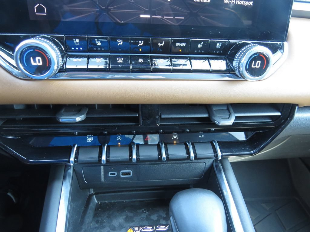Certified 2026 GMC Canyon AT4 w/ AT4 Premium Package AWD/4WD image 23