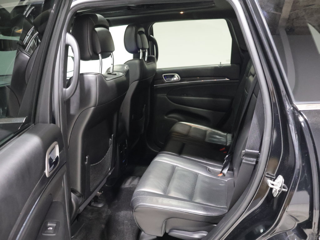 Used 2018 Jeep Grand Cherokee Overland AWD/4WD image 17