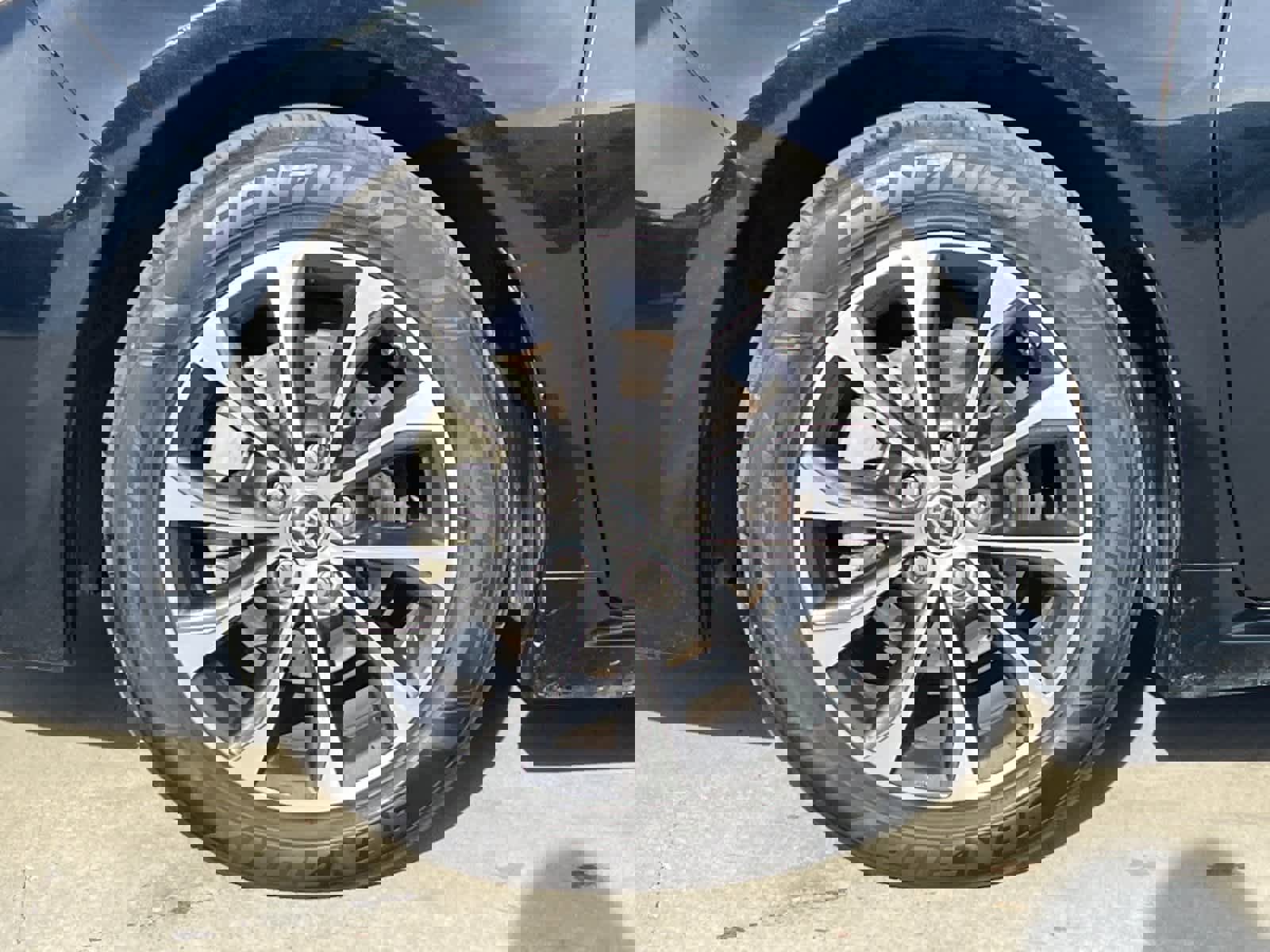 Used 2018 Toyota Avalon XLE image 24