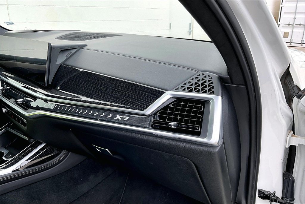 Used 2023 BMW X7 xDrive40i w/ M Sport Package AWD/4WD image 17