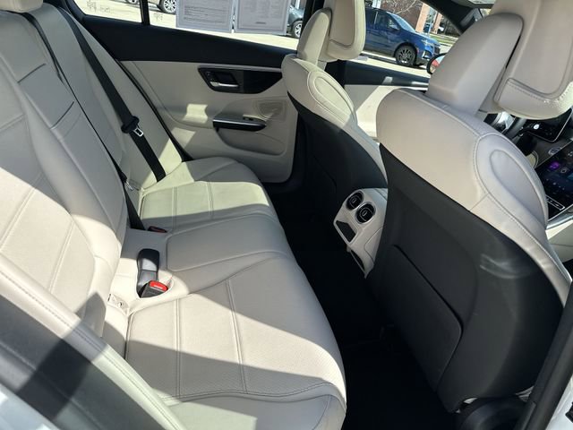 Used 2025 Mercedes-Benz C 300 4MATIC Sedan image 29