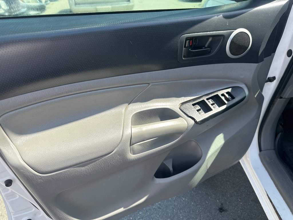 Used 2014 Toyota Tacoma 4x4 Double Cab w/ TRD Off-Road Package image 12