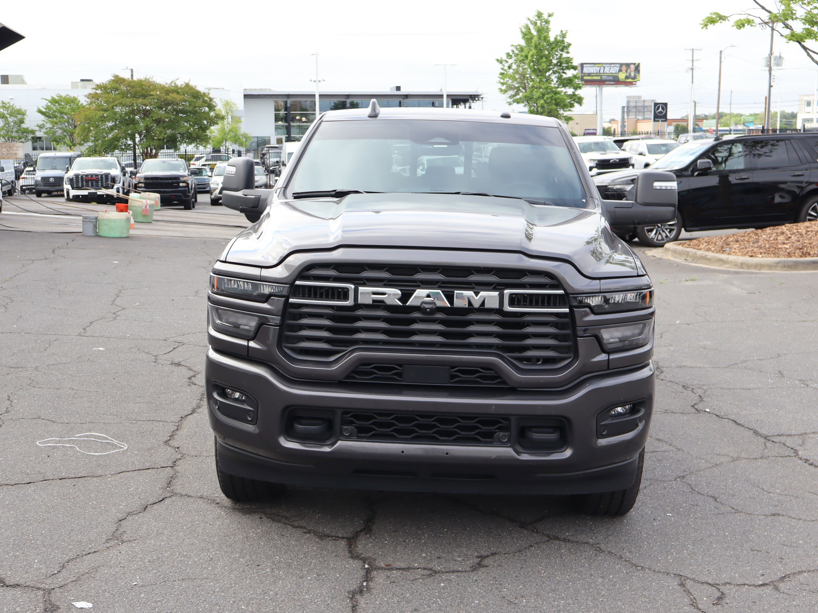 Used 2025 RAM 3500 Big Horn AWD/4WD image 3