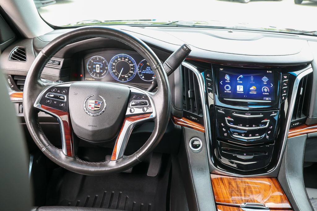 Used 2015 Cadillac Escalade Luxury RWD image 8