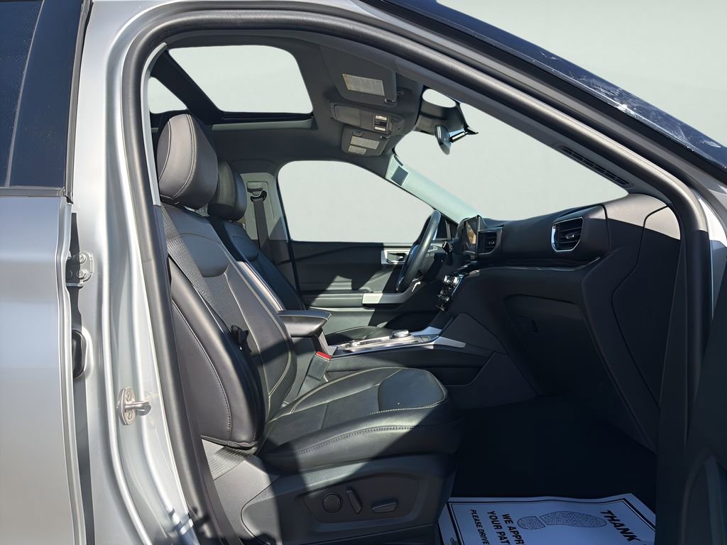 Used 2022 Ford Explorer Limited w/ Equipment Group 301A image 12