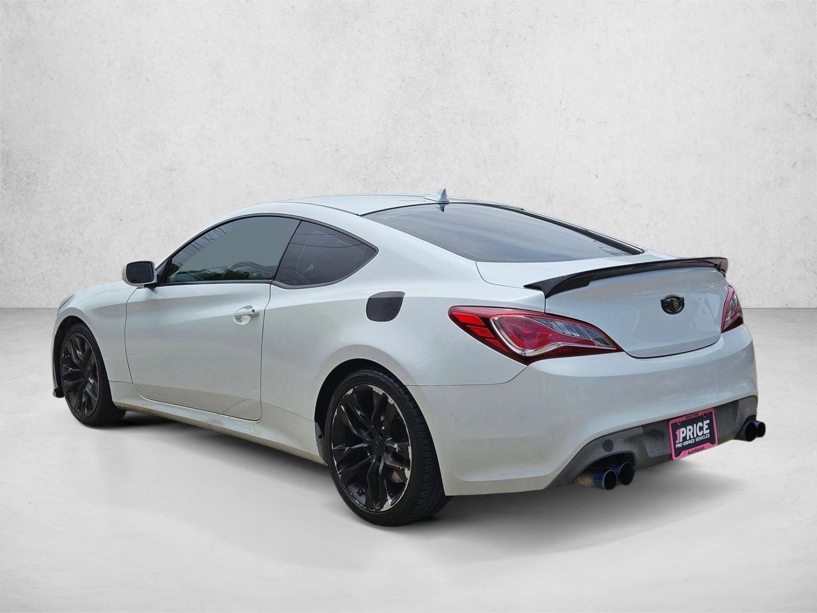 Used 2013 Hyundai Genesis 2.0T RWD image 8