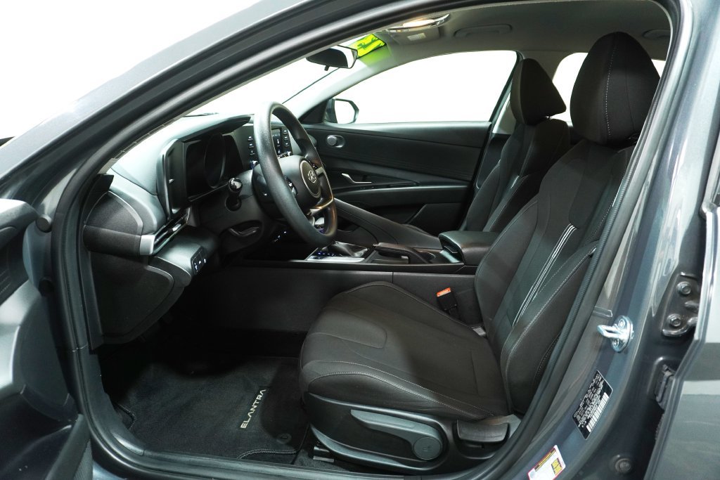 Certified 2023 Hyundai Elantra SEL w/ Preferred Accessory Package FWD image 11