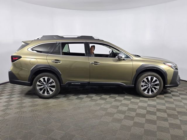 Used 2023 Subaru Outback Touring image 11