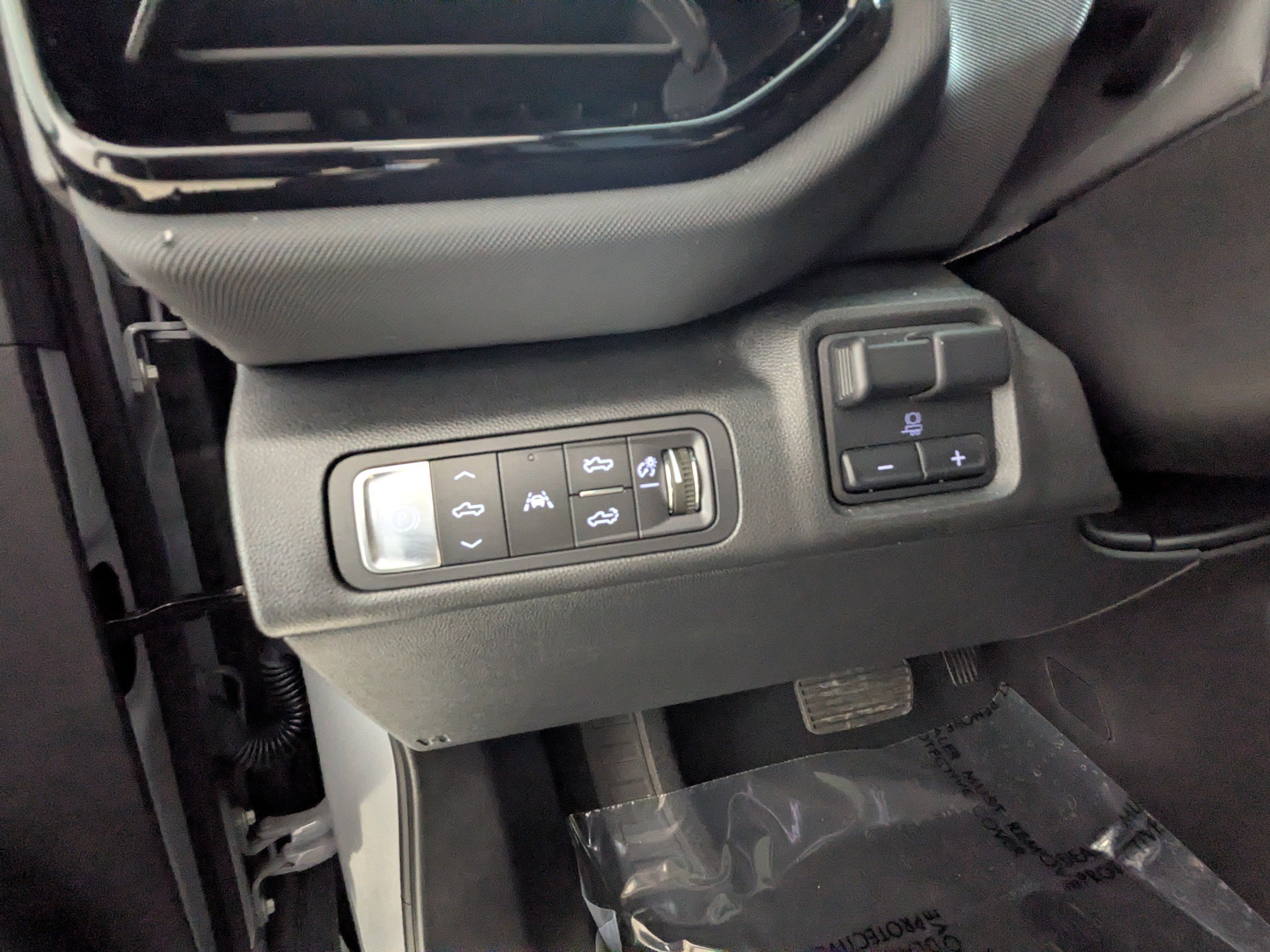 Used 2025 Chevrolet Silverado EV RST AWD/4WD image 28