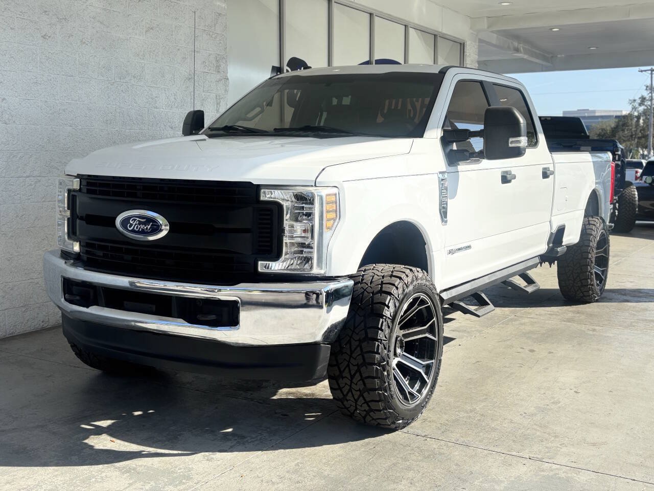 Used 2019 Ford F250 XL w/ Power Equipment Group AWD/4WD image 2