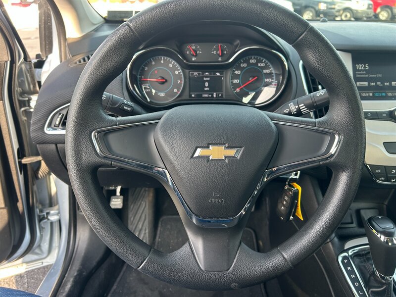 Used 2018 Chevrolet Cruze LS FWD image 18