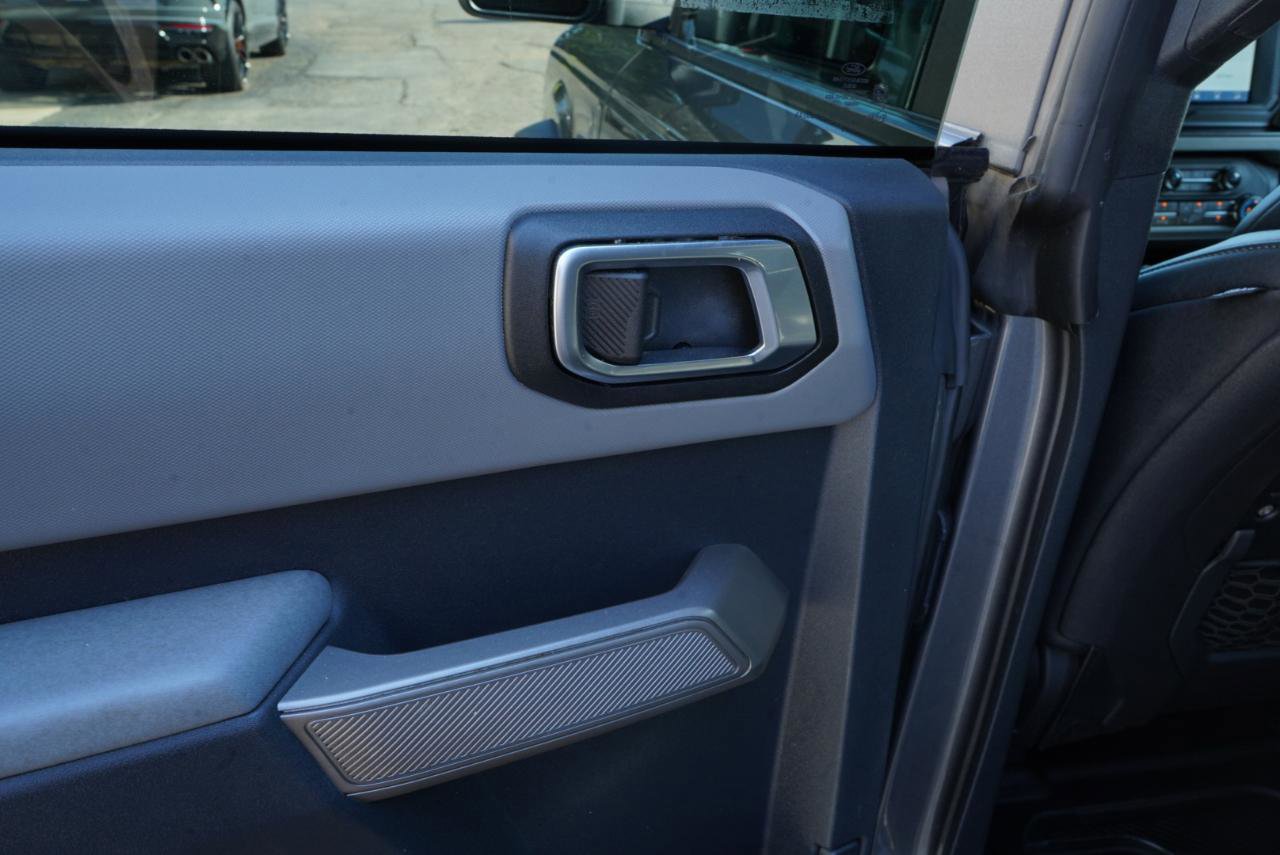 Used 2022 Ford Bronco Black Diamond image 44