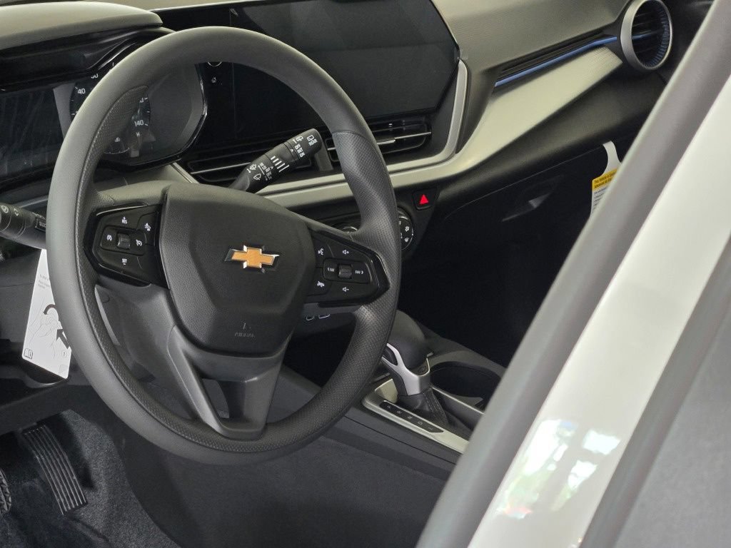 New 2026 Chevrolet Trax LS w/ LS Convenience Package FWD image 20