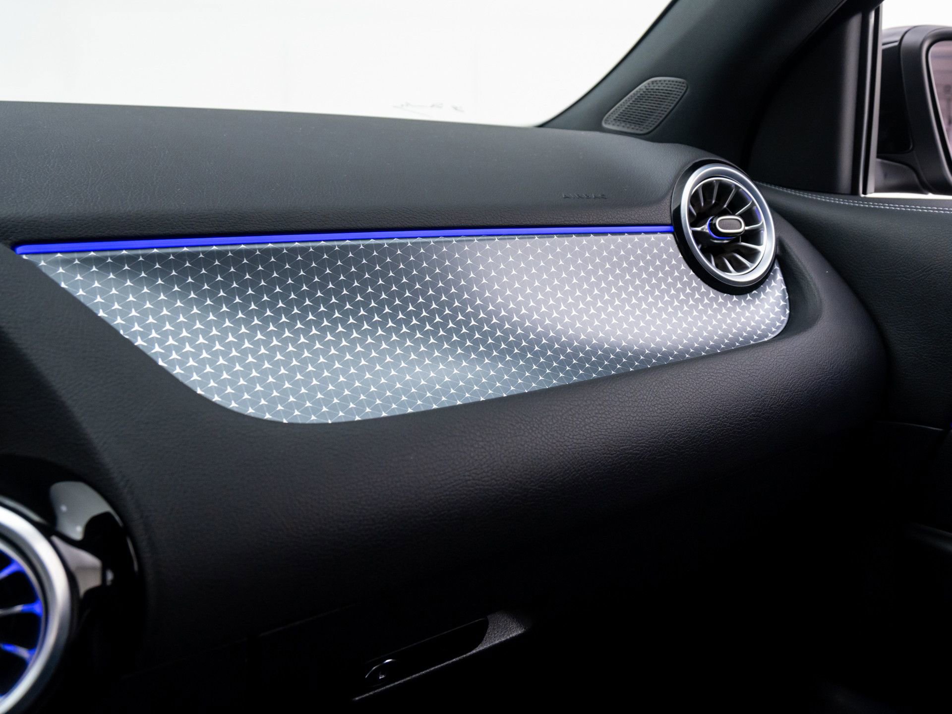 Certified 2025 Mercedes-Benz GLA 250 GLA 250 w/ Exclusive Package image 31