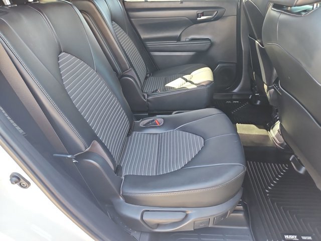 Used 2021 Toyota Highlander XSE image 21