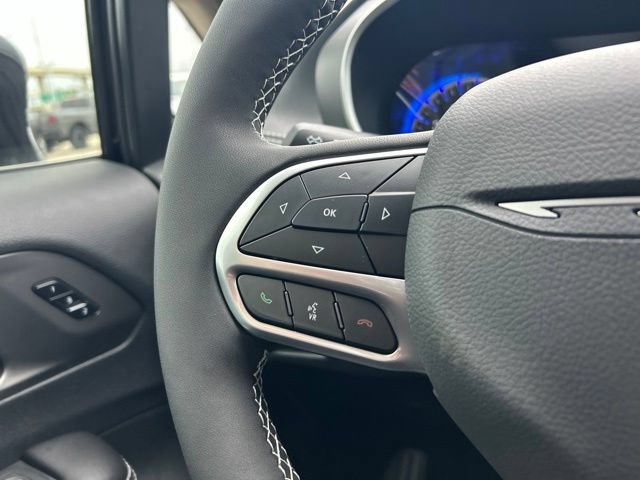 New 2027 Chrysler Pacifica Select FWD image 22
