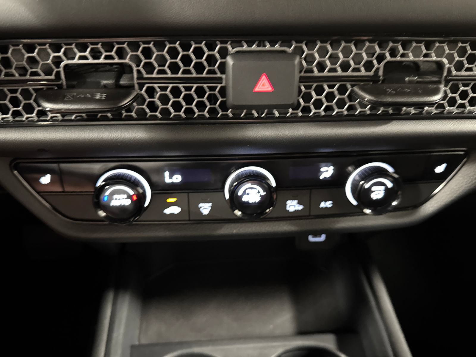 Used 2025 Honda HR-V Sport image 33