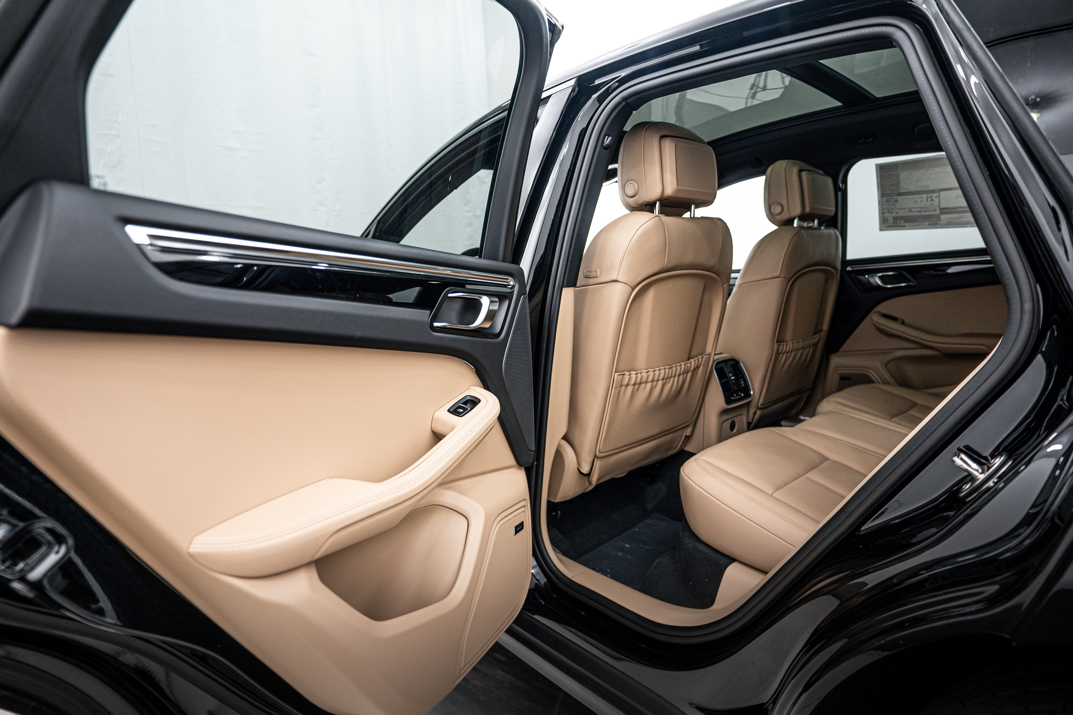 New 2025 Porsche Macan image 21