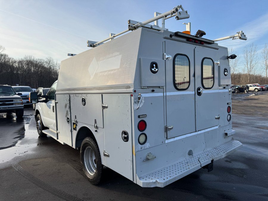 Used 2015 Ford F350 XLT w/ Trailer-Tow Prep Package image 3