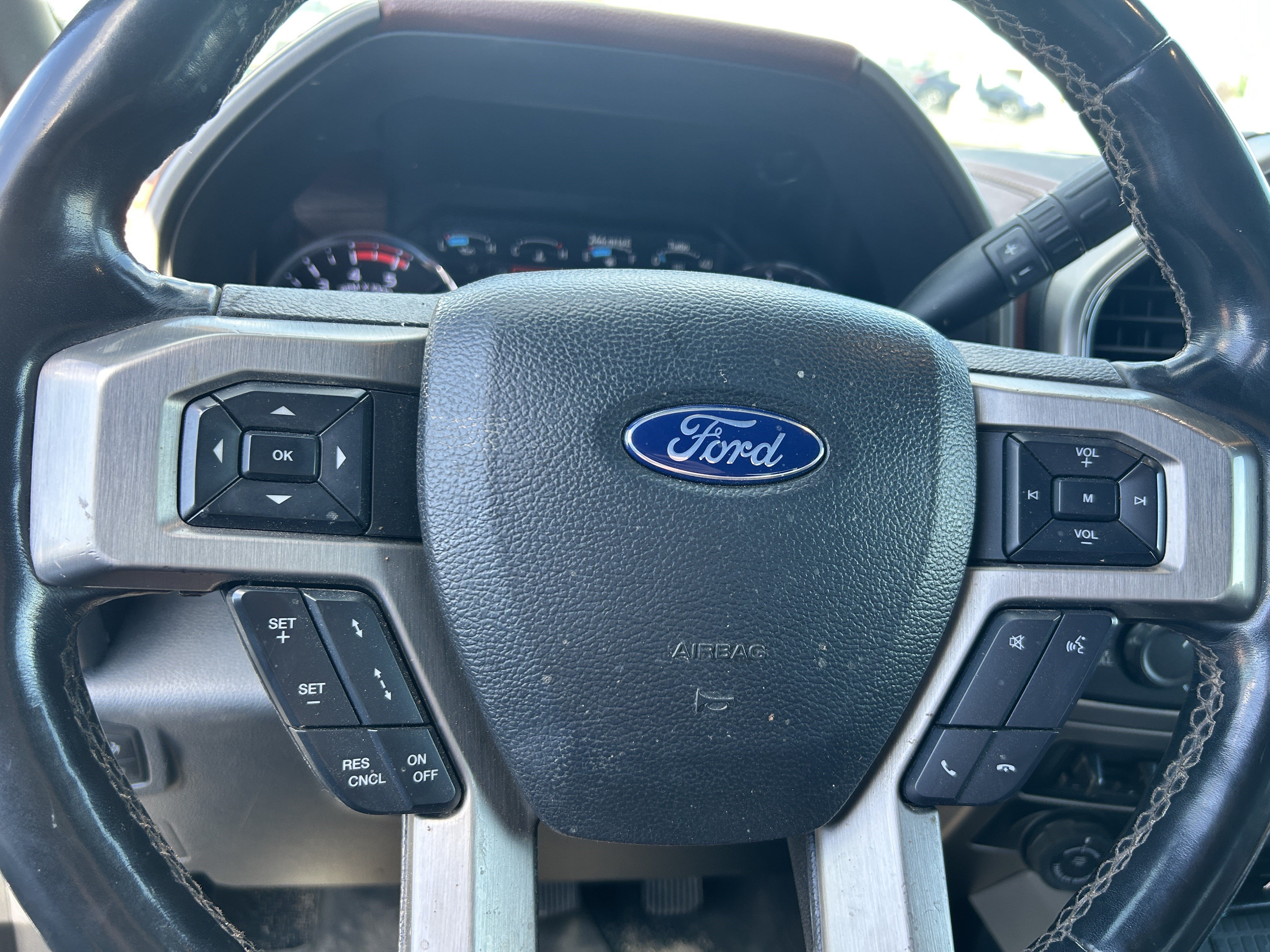 Used 2022 Ford F350 Platinum AWD/4WD image 17