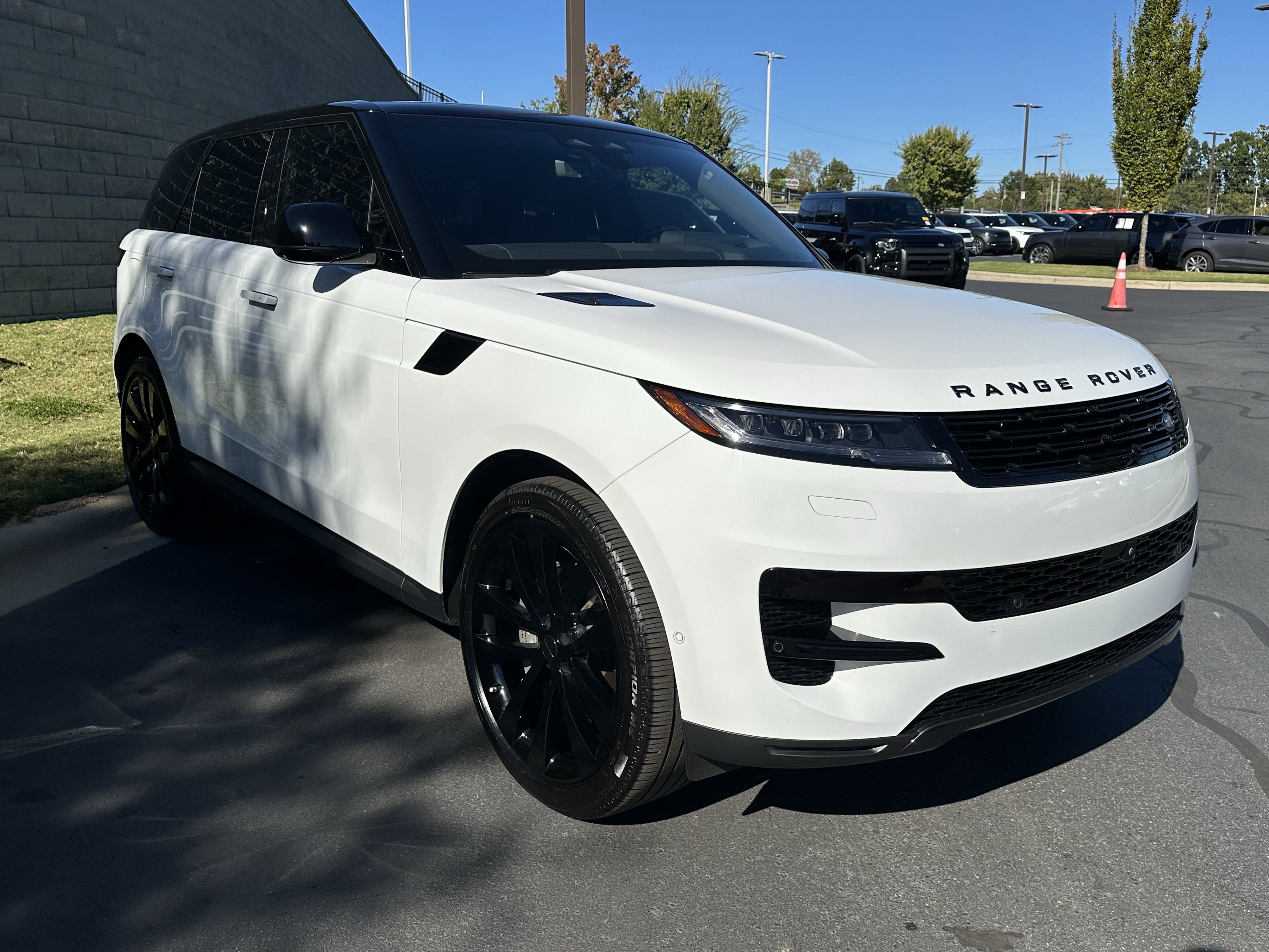 Certified 2026 Land Rover Range Rover Sport SE AWD/4WD image 9