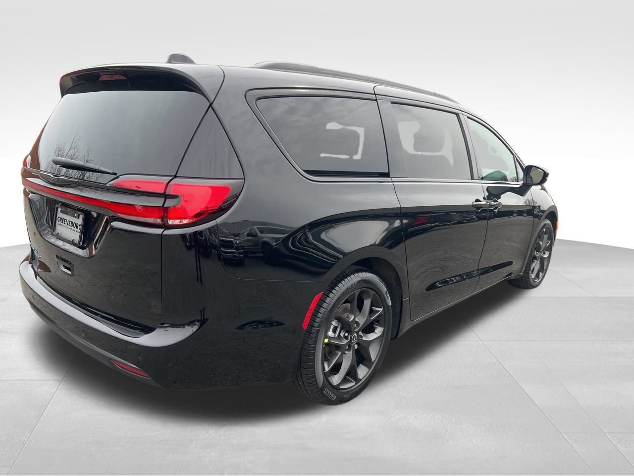 New 2026 Chrysler Pacifica Select w/ S Appearance Package FWD image 5