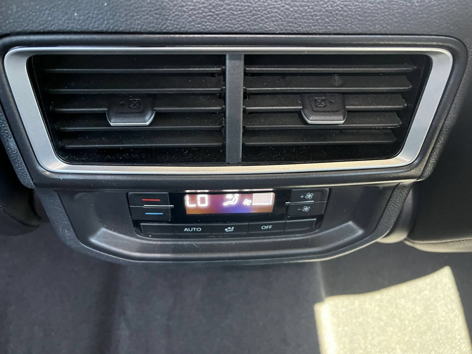 Used 2026 Volkswagen Atlas SE FWD image 25