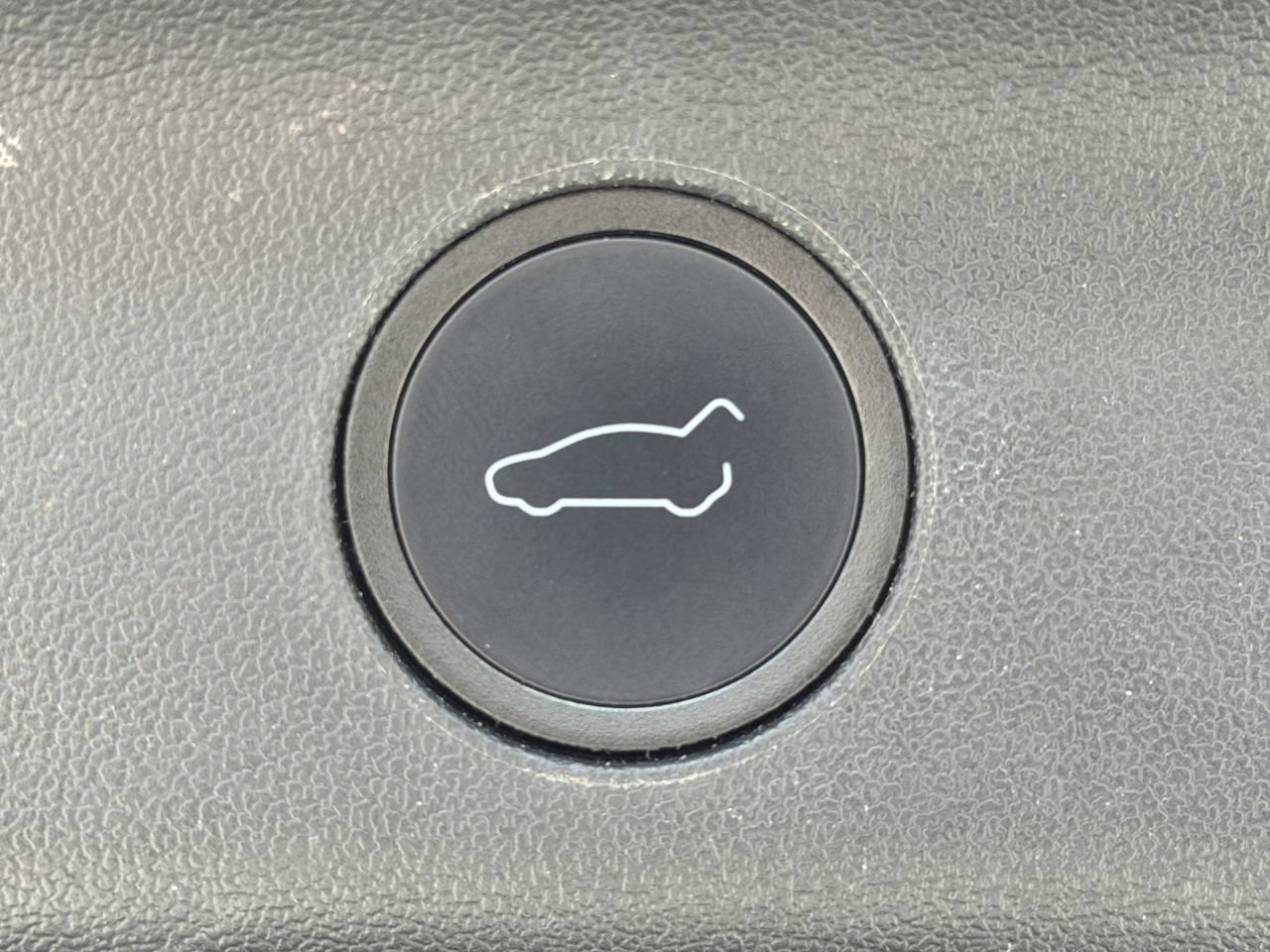 Used 2022 Tesla Model Y Performance AWD/4WD image 9