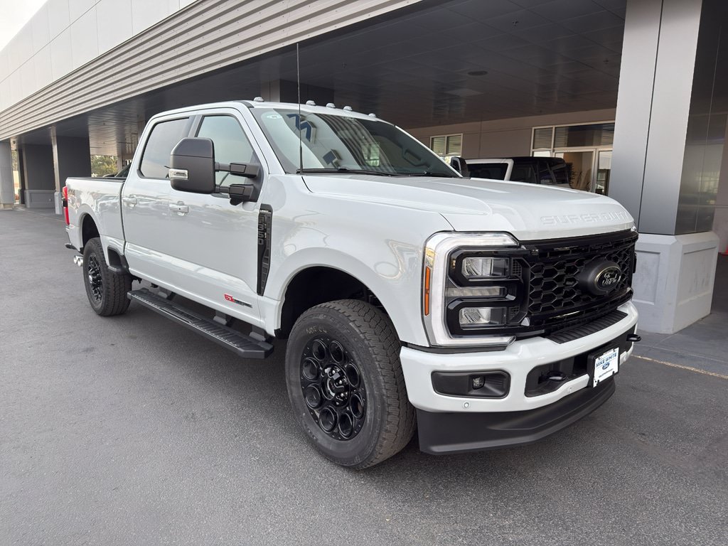 New 2026 Ford F350 Lariat w/ Black Appearance Package