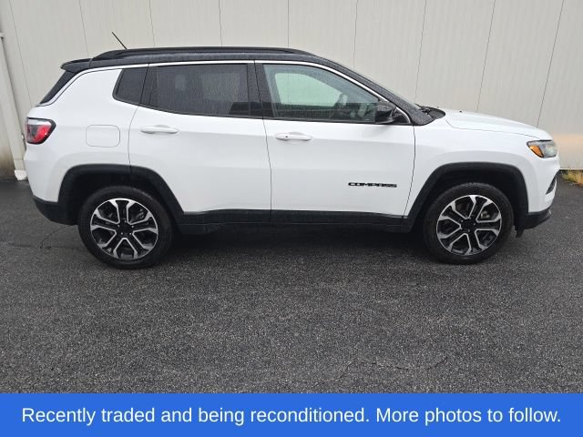 Used 2024 Jeep Compass Limited AWD/4WD image 2