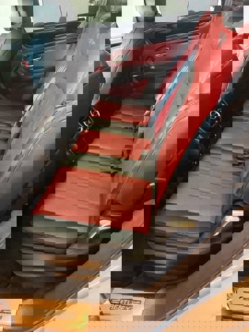 Used 2018 Bentley Bentayga image 26