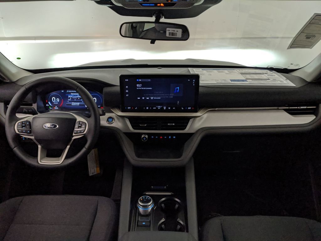 New 2025 Ford Explorer Active image 13
