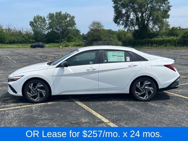 New 2025 Hyundai Elantra SEL image 2