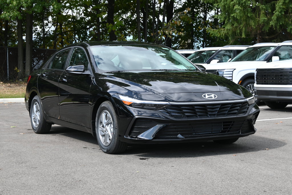 New 2026 Hyundai Elantra SE
