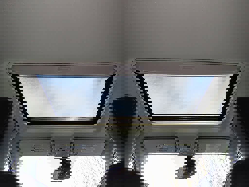 Used 2015 Toyota RAV4 Limited image 26