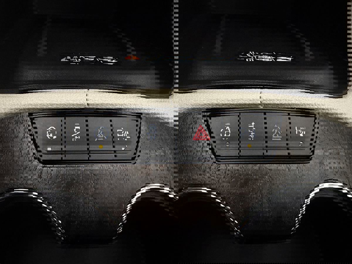 Used 2021 GMC Acadia Denali w/ Denali Technology Package image 35