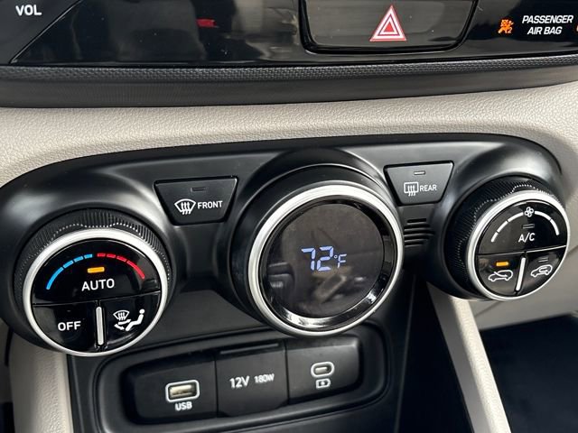 Used 2025 Hyundai Venue SEL image 16