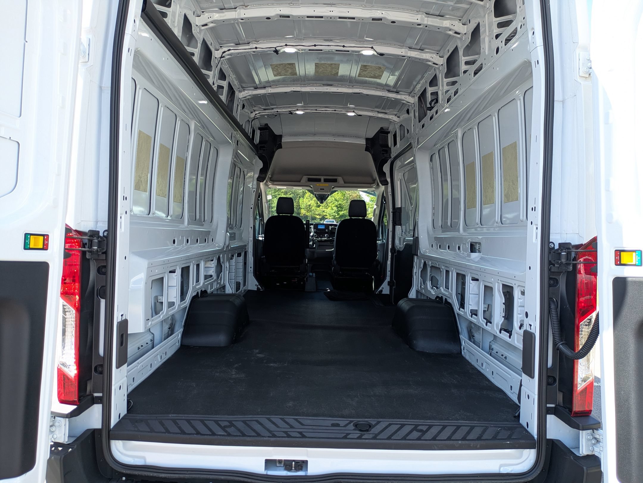 Used 2025 Ford Transit 350 148 High Roof Extended DRW RWD image 27