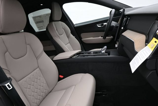 New 2027 Volvo XC60 B5 Core AWD/4WD image 33