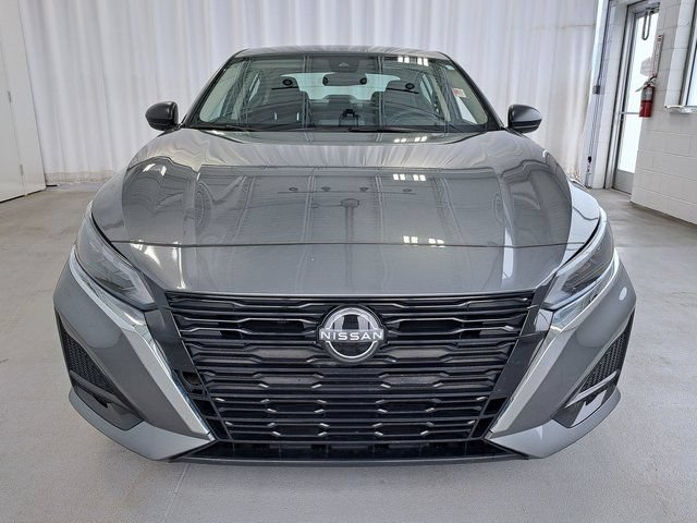 Used 2025 Nissan Altima 2.5 SV FWD image 3