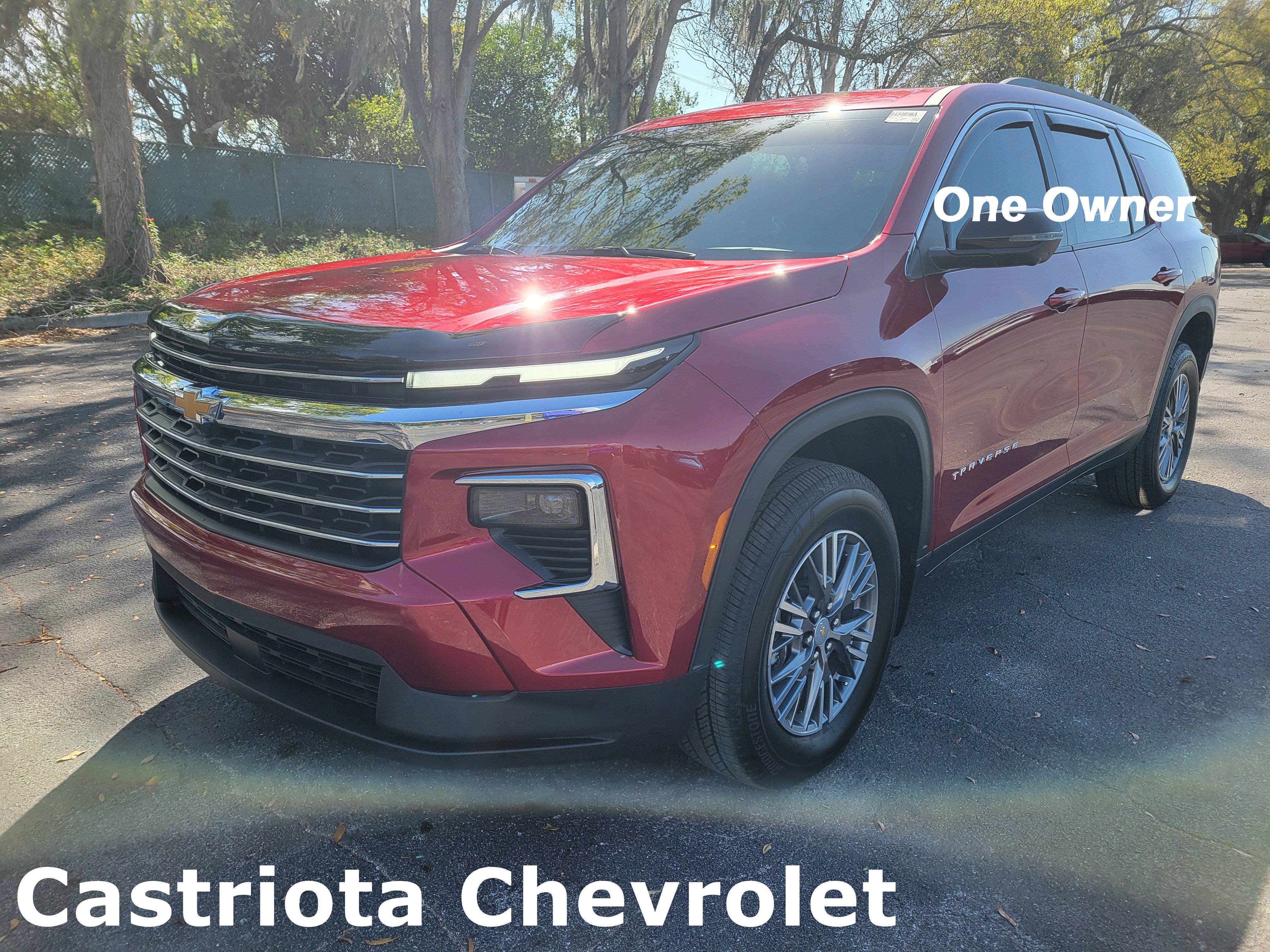 Certified 2026 Chevrolet Traverse LT w/ Driver Confidence Package FWD image 1