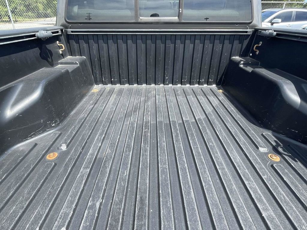 Used 2015 Toyota Tacoma 4x4 Double Cab w/ SR5 Package image 9