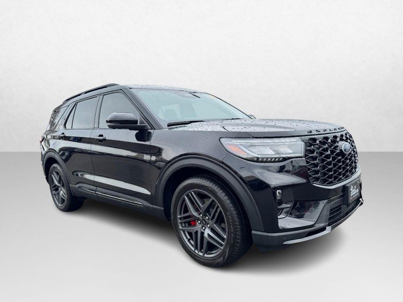 Used 2025 Ford Explorer ST RWD image 3