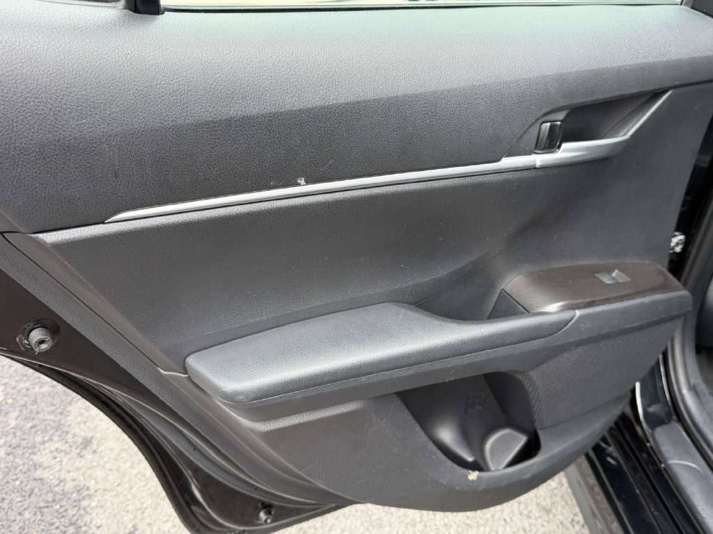 Used 2023 Toyota Camry SE FWD image 14