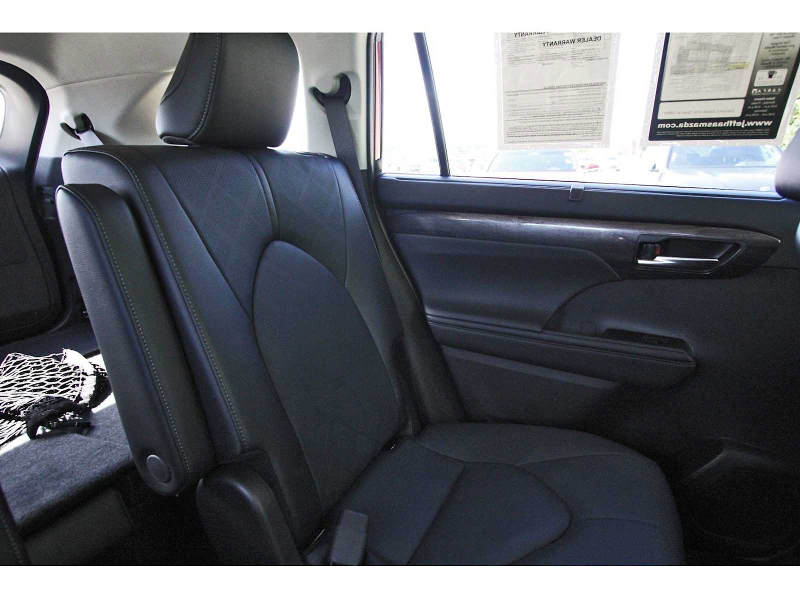 Used 2025 Toyota Highlander Platinum AWD/4WD image 10