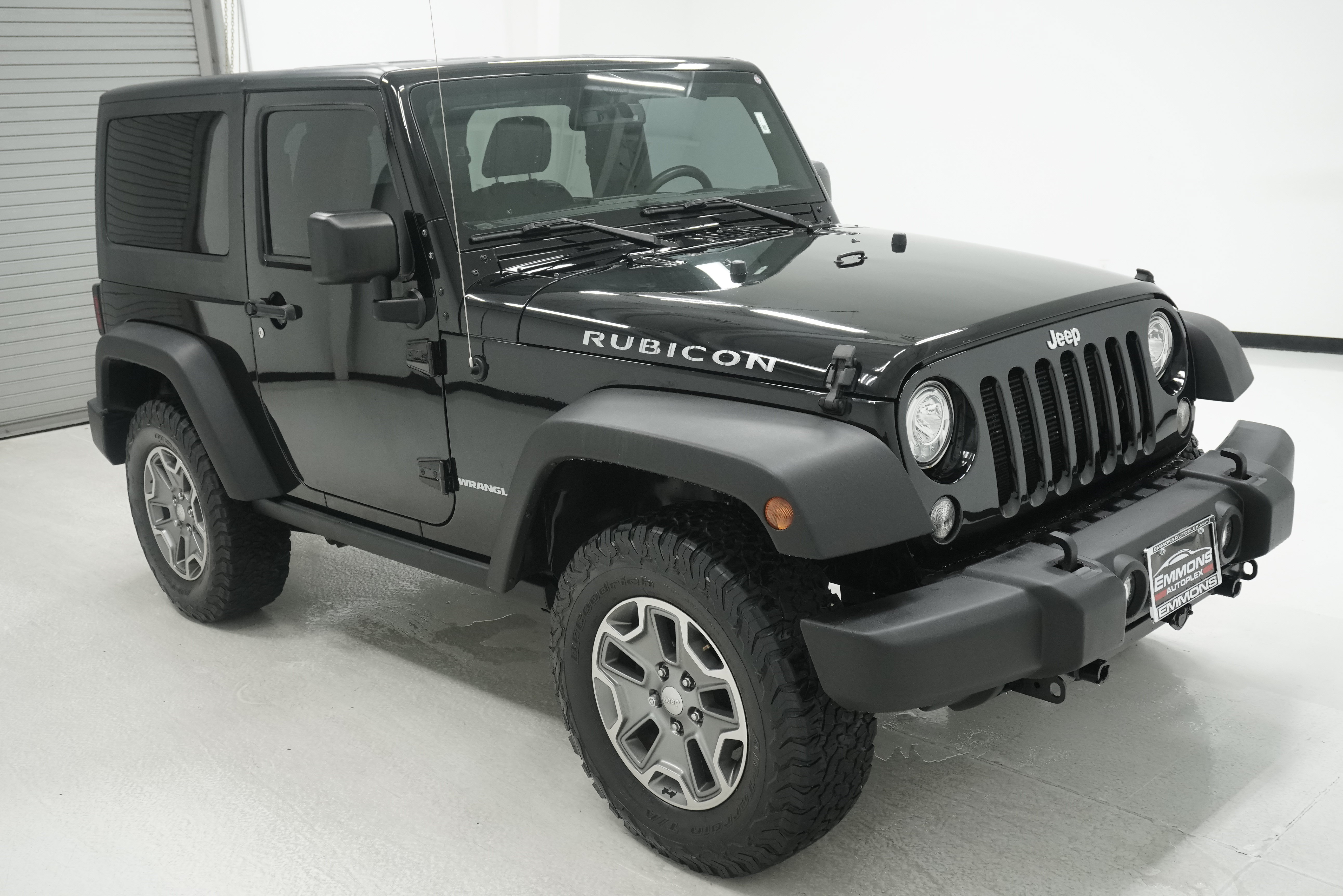 Used 2017 Jeep Wrangler Rubicon w/ Power Convenience Group AWD/4WD image 3